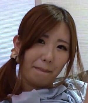 北野らみ - 清楚な感じM字開脚似合い喉奥フェラからの口内射精をさせてしまうエッチな素人の人妻