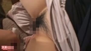男の強引さにどんどん淫乱化してマ〇コを触られるエッチなお姉さん