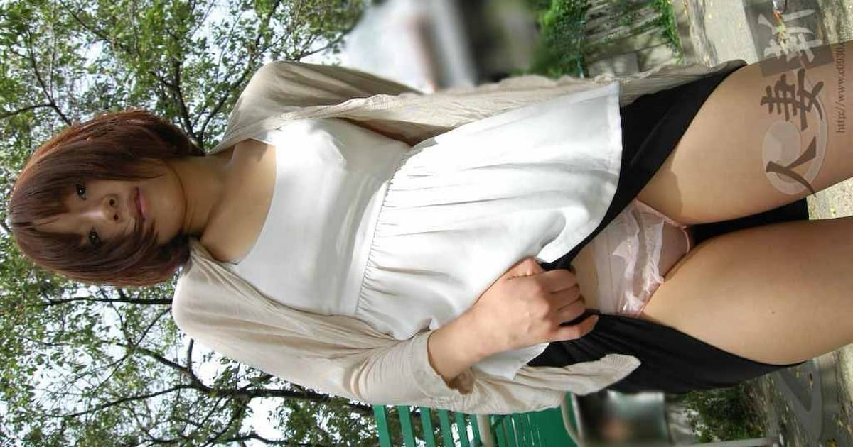 菊田 郁美 罪悪感から喘ぎ声を押し殺して感じている若妻のエッチな人妻