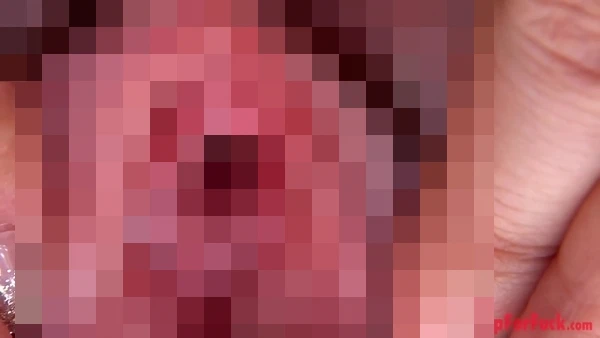 穴がずっとひくひくしているエッチな人妻