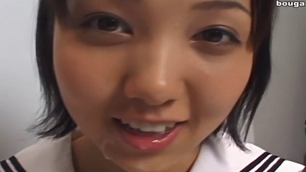 お顔に初発射してもらうエッチなお姉さん
