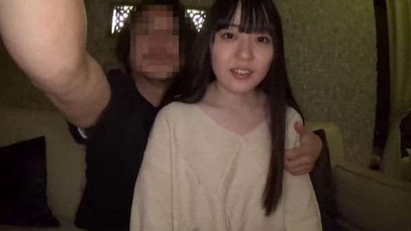 後ろからおっぱいを触ってもらうエッチなお姉さん