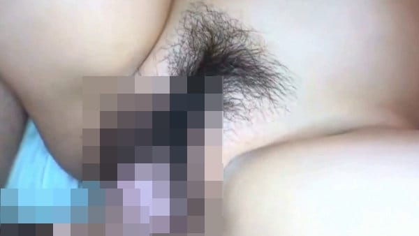 挿入の儀式を始めるエッチなお姉さん